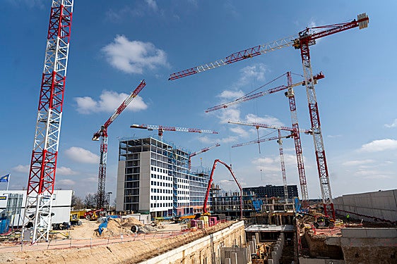 Airbnb se pasa a la construcción de vivienda: crea un fondo de 250 millones de dólares para ayudar a la financiación de proyectos inmobiliarios