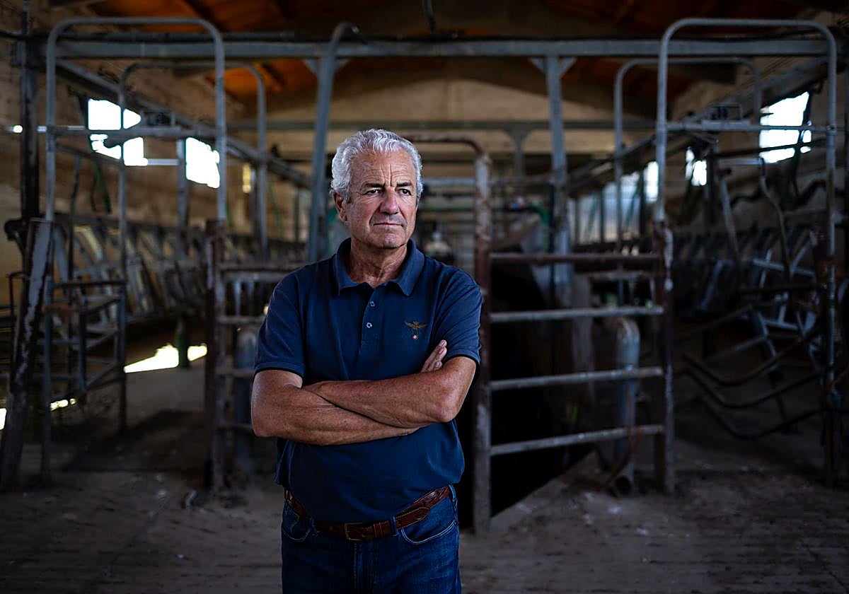 Cómo la industria láctea hundió la ganadería: «Pactaban los precios; y si te querías ir, nadie te recogía la leche»