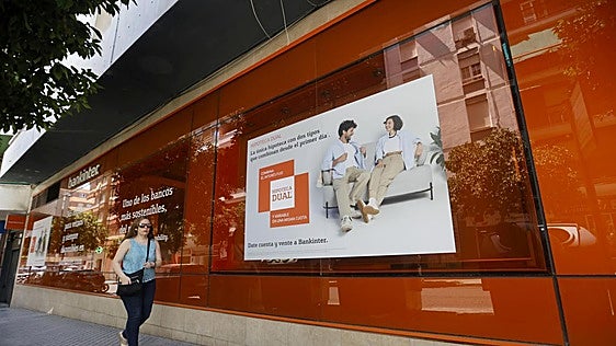 Los depósitos mejoran sus rentabilidades con el alza de tipos pero siguen lejos de lo que ya han subido las hipotecas