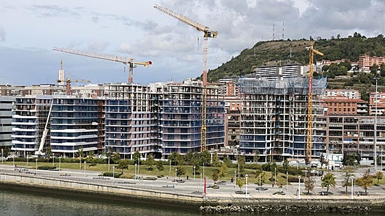 La falta de mano de obra y el envejecimiento paralizan la construcción
