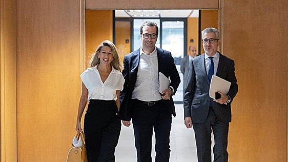 El Gobierno afronta el tercer paquete de ayudas con los combustibles descontrolados en máximos anuales