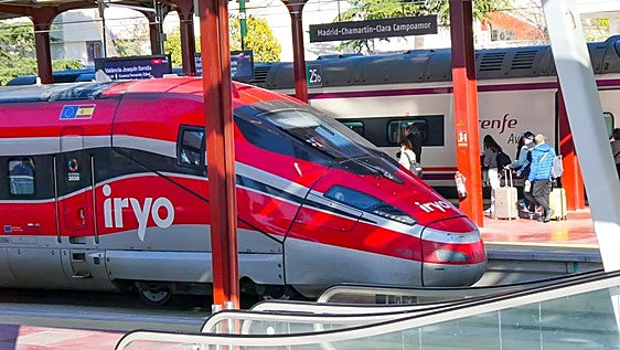 Bruselas pretende obligar a Renfe a vender los billetes de Ouigo e Iryo