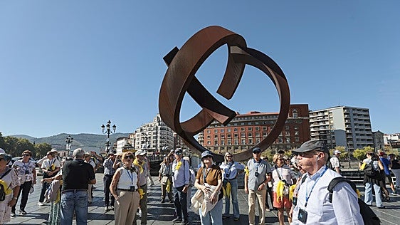 Un grupo de turistas en Bilbao