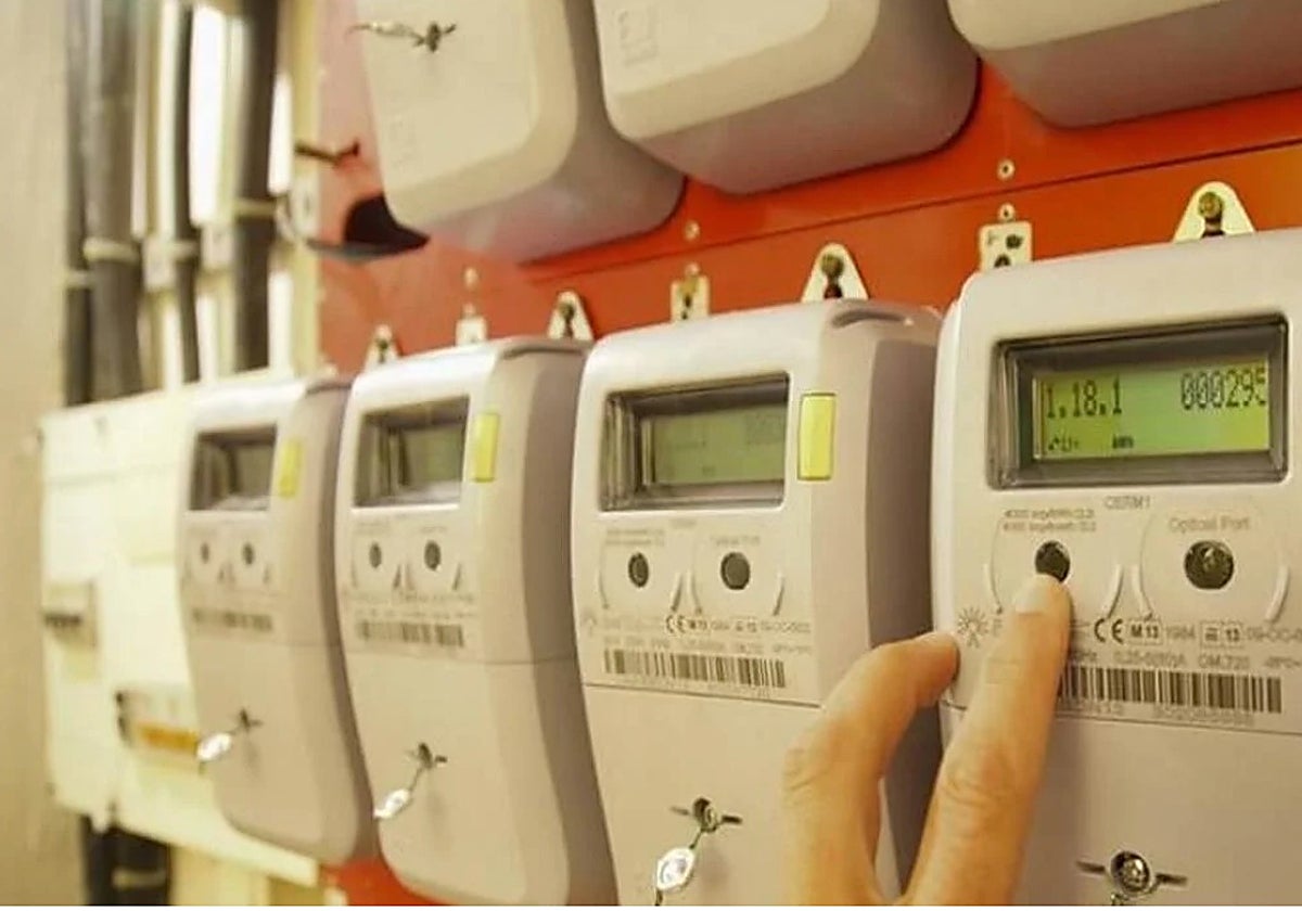 ¿Le estás pagando la factura de la luz al vecino? El truco que las eléctricas no te cuentan para detectarlo