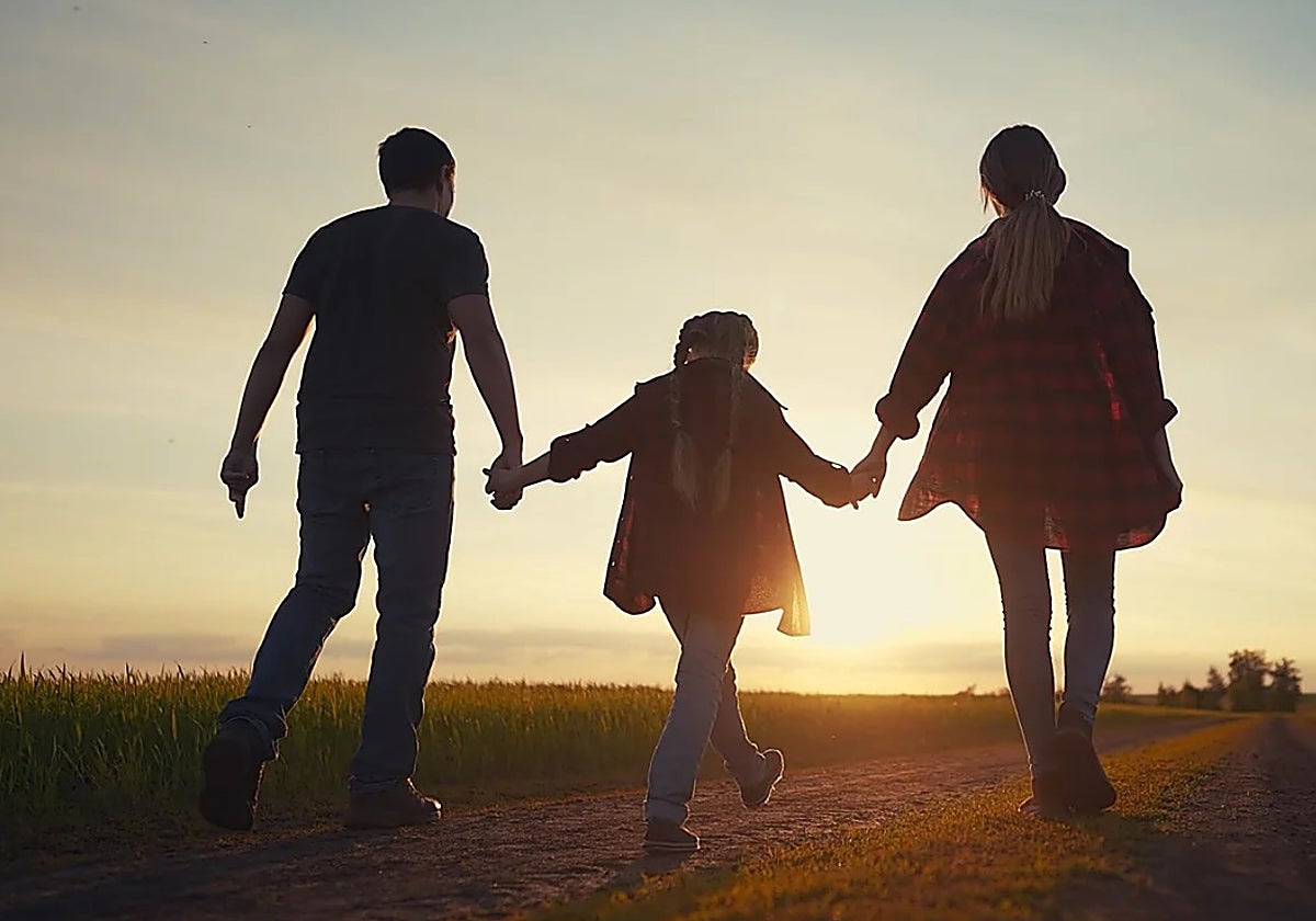 ¿Hijos a cargo y problemas económicos? Revisa si la Seguridad Social te debe dinero