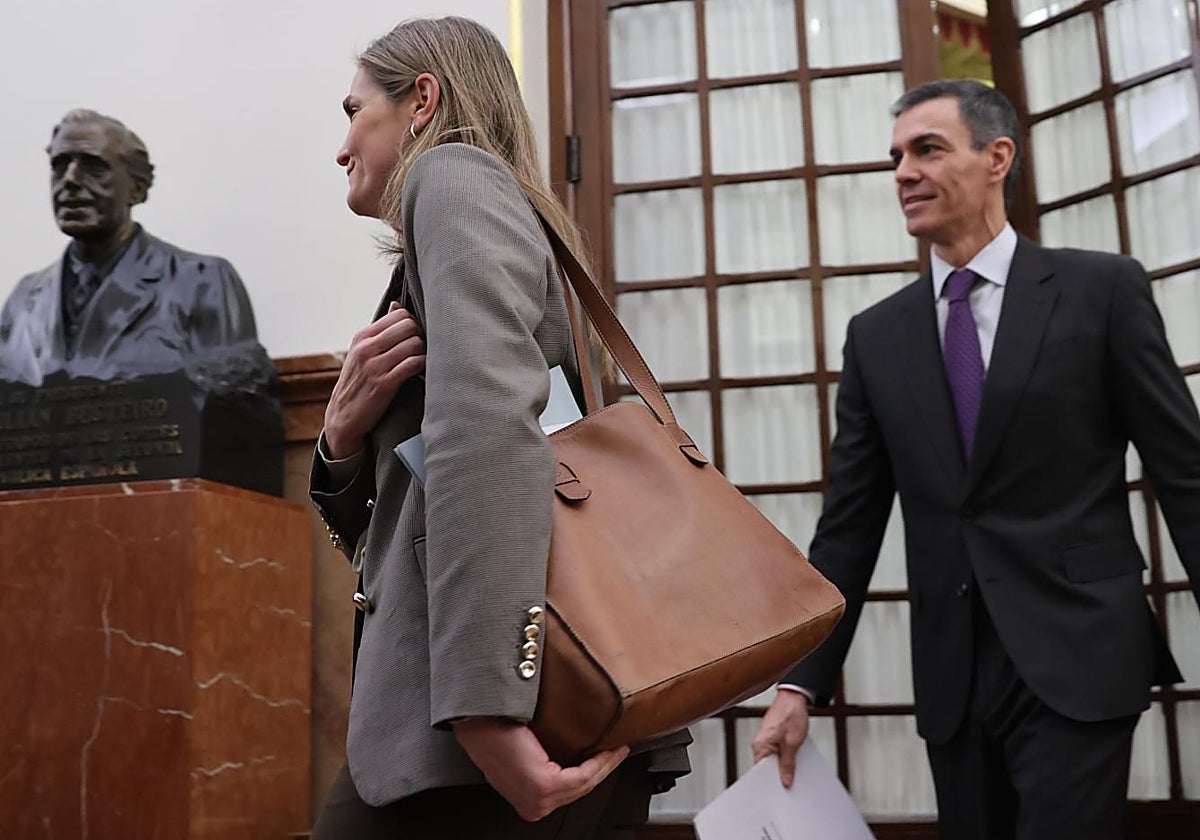 El Gobierno verde de Sánchez recupera la energía nuclear y deja las redes eléctricas con señales de alarma