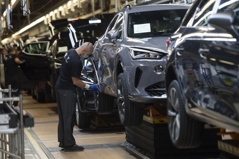 Volkswagen exhibe el éxito de sus cuatro eléctricos fabricados en España y aplaza al menos un año la decisión sobre la segunda plataforma en Martorell