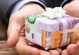 Qué te paga cada banco por tu nómina en octubre: hasta 750 euros en efectivo o un 3,25% TAE