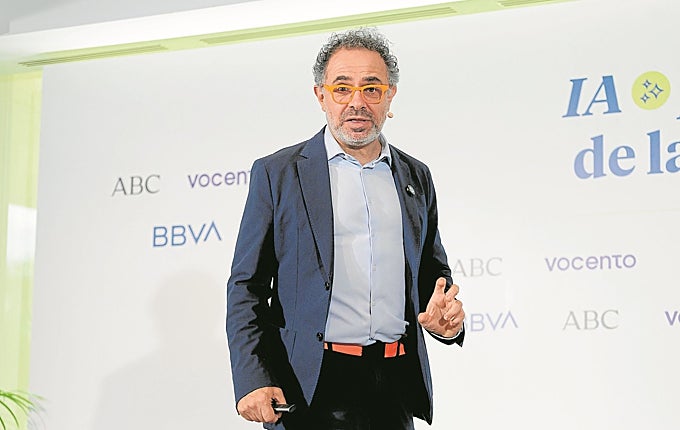 El Mago More, durante su conferencia, 'IA en el día a día'