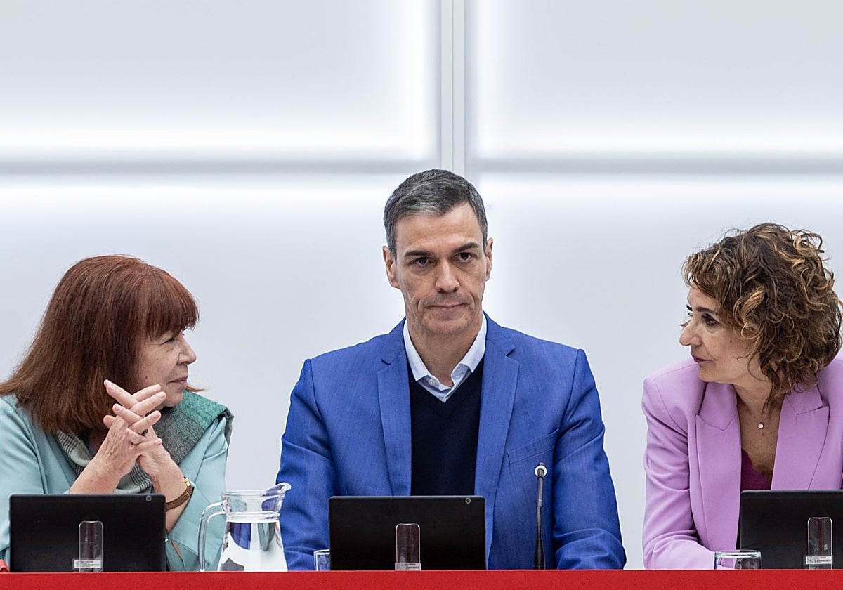 Sánchez planea la creación de un «fondo soberano» para explotar el sol y el viento de España miniatura