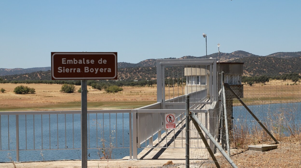 La solución del PSOE al problema del agua en el Norte son tuberías sin uso hace 13 años