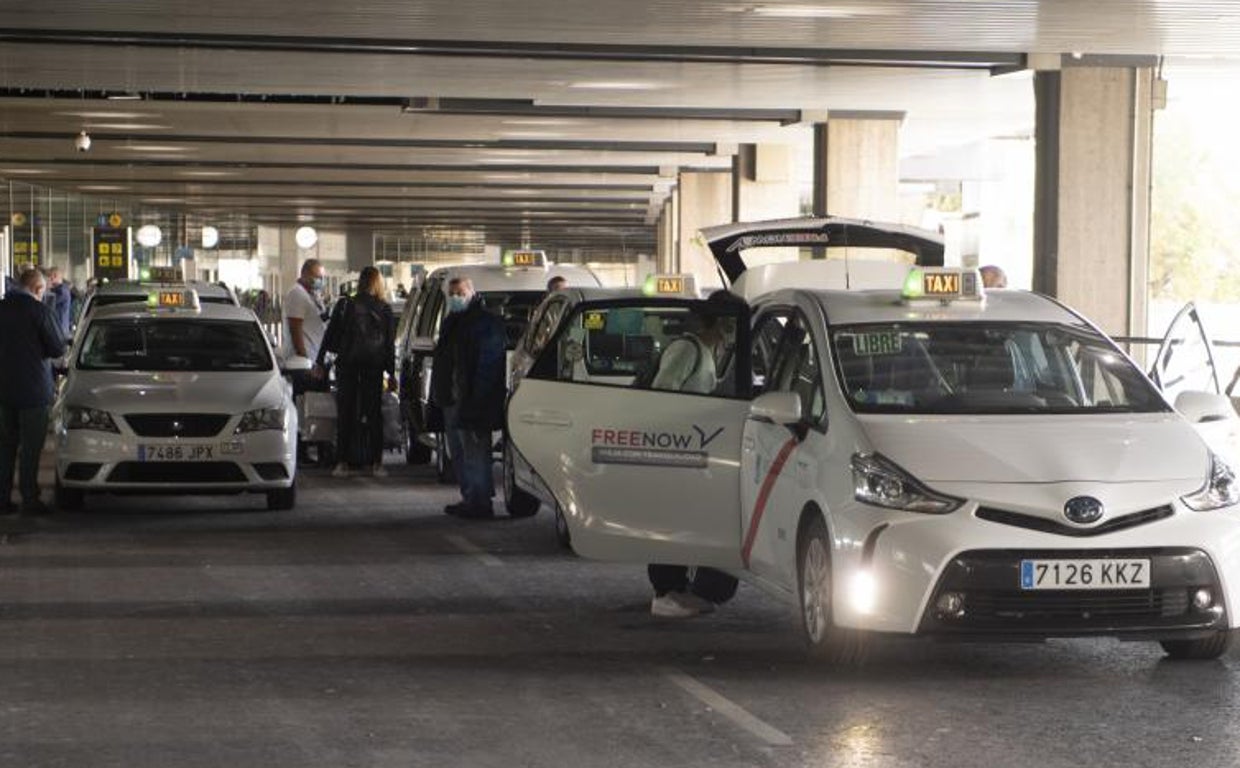 Los reglamentos del taxi y las VTC se someten a consulta para adaptarlos a las novedades del sector