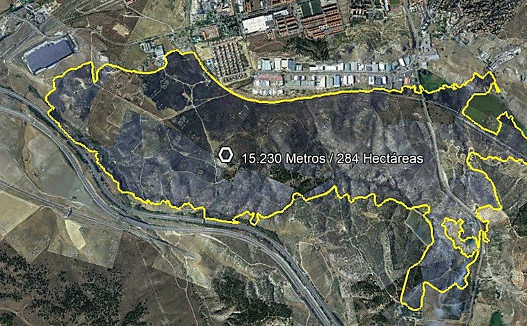 El incendio de Aranjuez está en fase de control y estabilización tras reactivarse por el fuerte viento