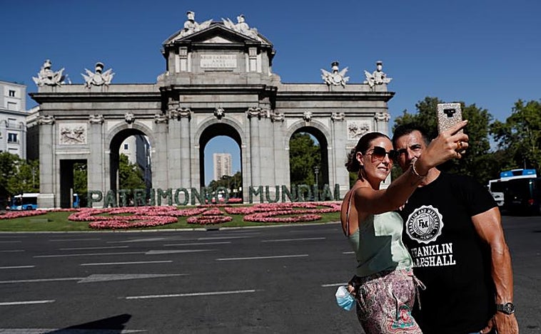 La Puerta de Alcalá ve pasar el tiempo: su sexta restauración será en 2023