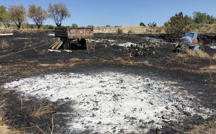 Estabilizado el incendio forestal de Venta del Moro tras devorar 1.300 hectáreas