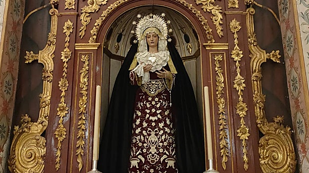 Nuestra Señora de los Dolores, cotitular del Buen Suceso, en su altar provisional