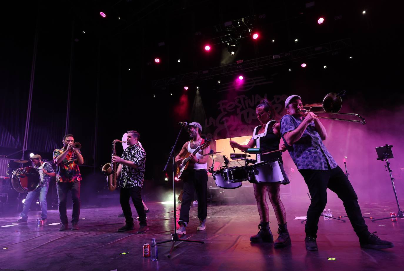 El concierto de La M.O.D.A. y Muchachito Bombo Infierno, en imágenes