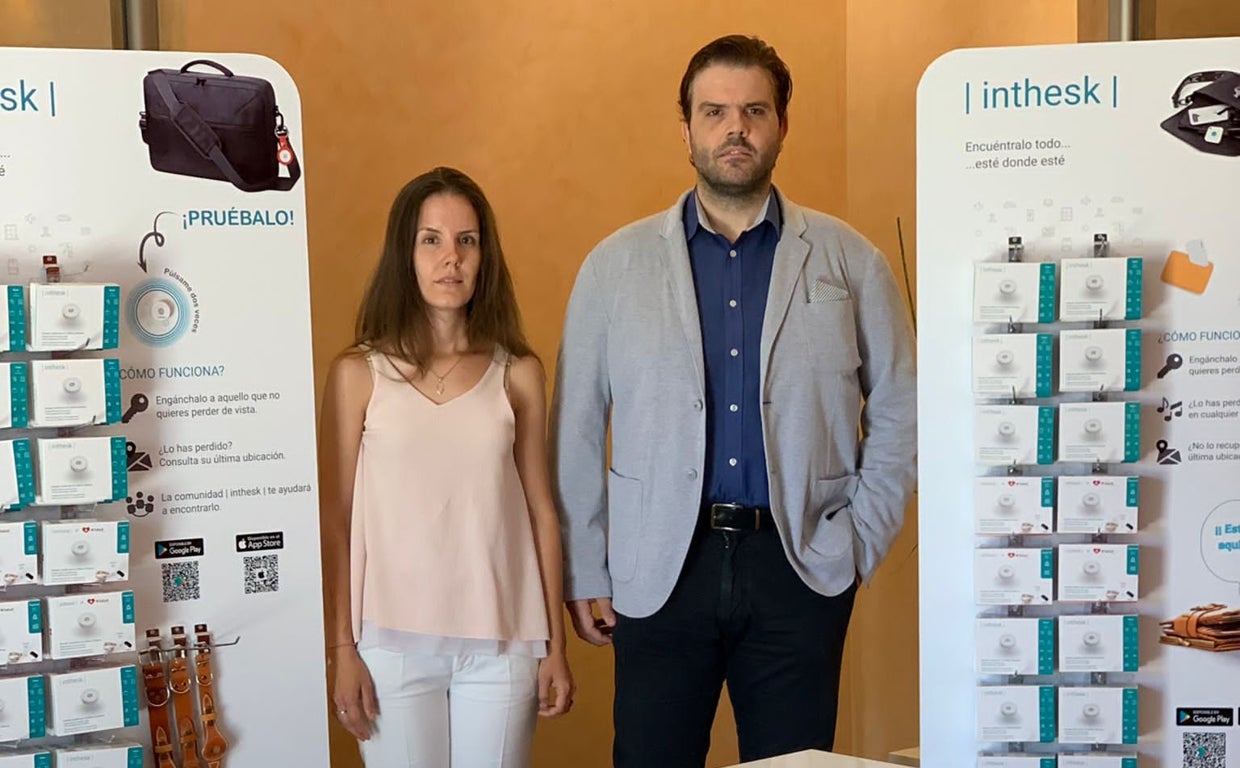 Los hermanos Victoria y José Francisco Chacón, creadores del nuevo dispositivo 'Inthesk'