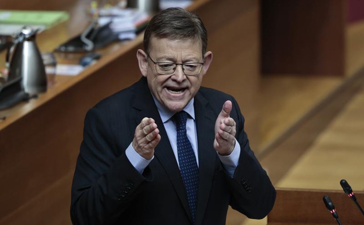 Imagen del presidente de la Generalitat Valenciana, Ximo Puig, durante la sesión de control en el Parlamento autonómico