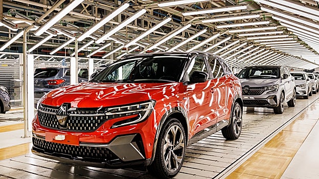 Varios modelos del nuevo Renault Austral