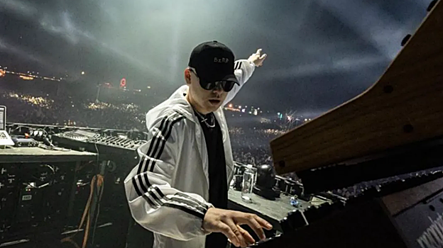 Bizarrap es uno de los máximos referentes de la música urbana en español.