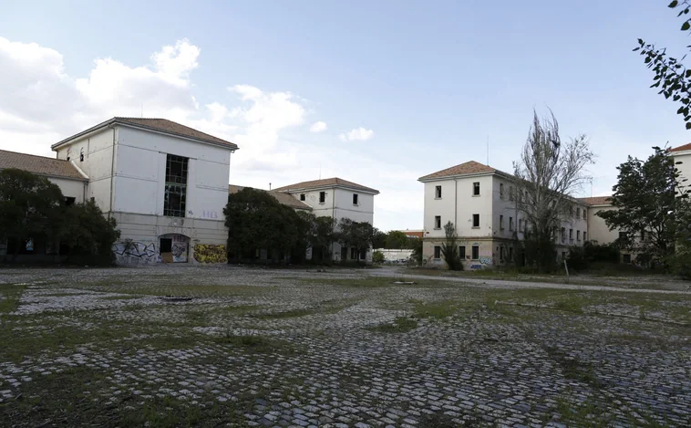 Los terrenos militares olvidados del barrio de Campamento、al sur de Madrid