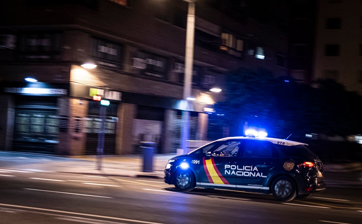 Imagen de archivo de un vehículo de la Policía Nacional