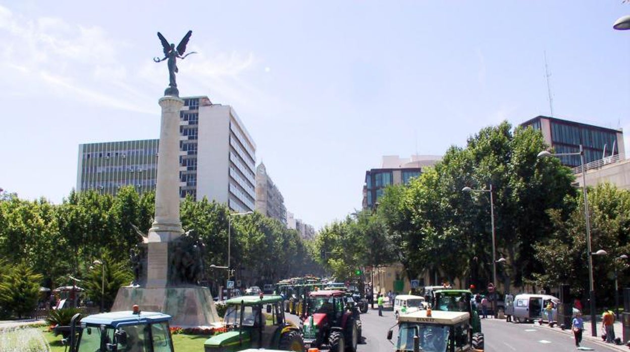 Convocadas seis tractoradas en la provincia de Jaén por el incremento de los costes de producción