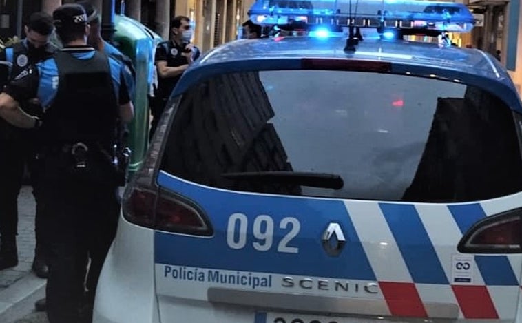 Detenida tras agredir a su padre y a su hermano y llamar a la Policía asegurando ser ella la víctima