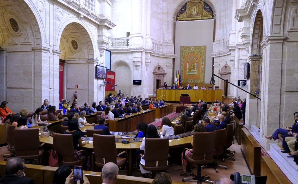 Constituido el Parlamento andaluz de la mayoría absoluta del PP