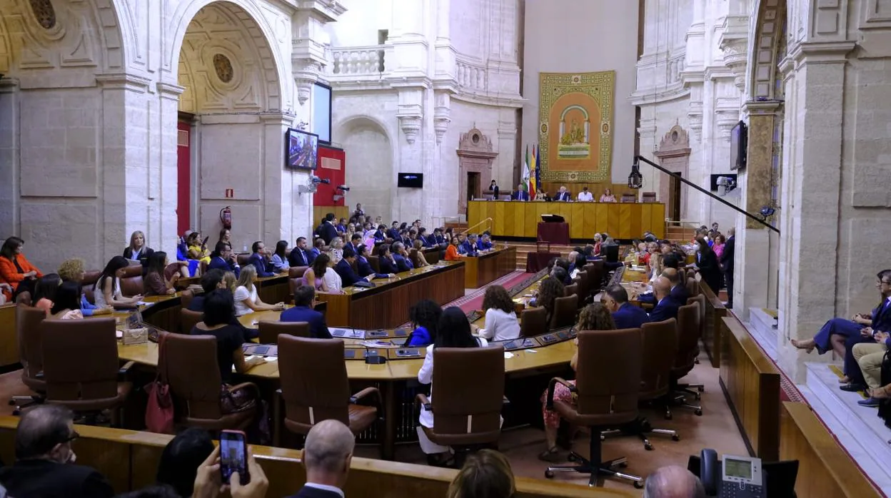 En directo: el nuevo Parlamento andaluz se constituye este mediodía con Aguirre en la presidencia
