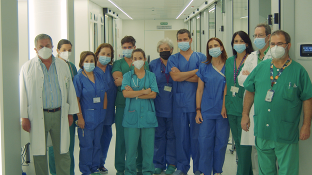 Equipo sanitario que ha realizado el implante del corazón artificial