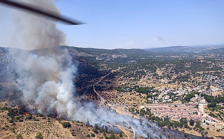 Declarado de nivel 1 un incendio en Cebreros, con una velocidad de propagación "extraordinariamente rápida"