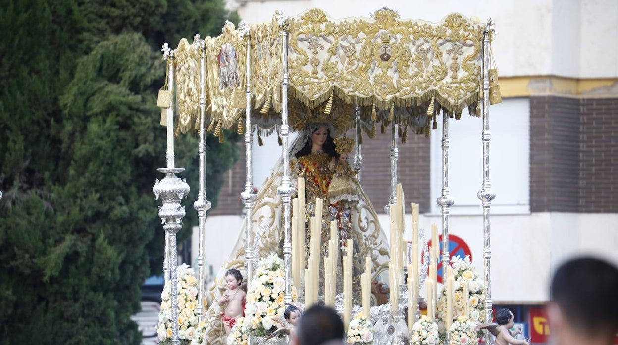 La procesión de la Virgen del Carmen de San Cayetano, en imágenes