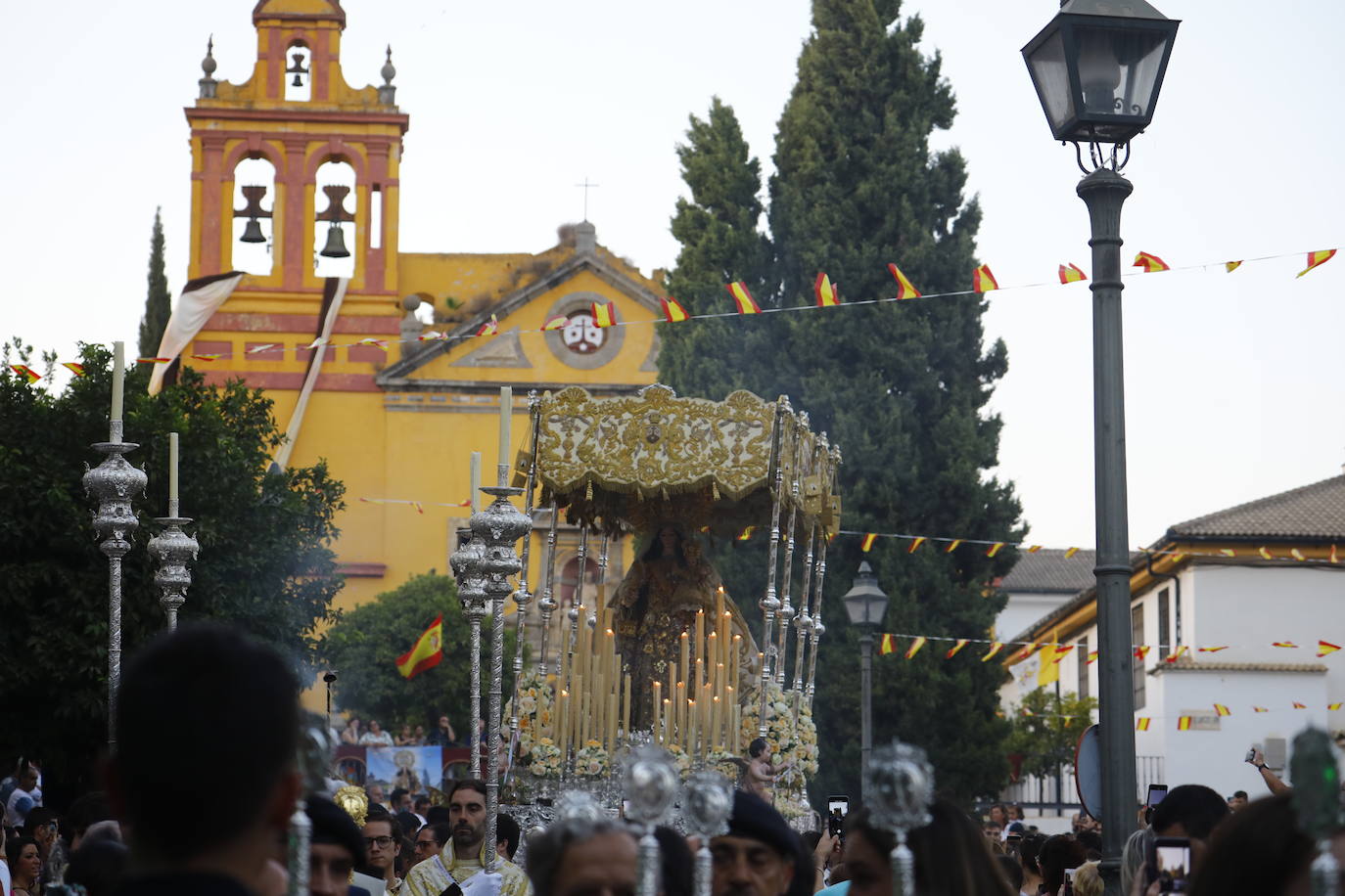La procesión de la Virgen del Carmen de San Cayetano, en imágenes