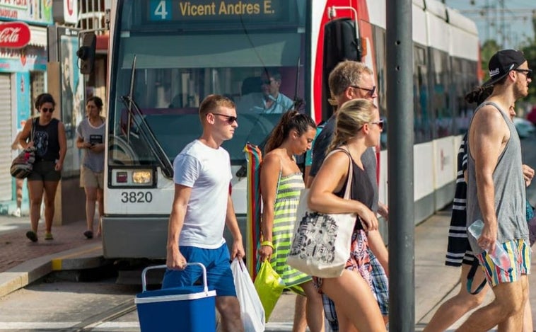 Metro gratis los domingos en Valencia: estas son las paradas más cercanas a las playas