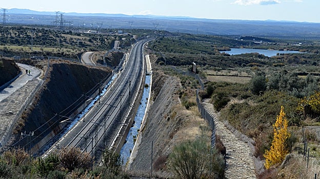 Plataforma ferroviaria del AVE Extremeño, una infraestructura que enlazará Badajoz con Plasencia