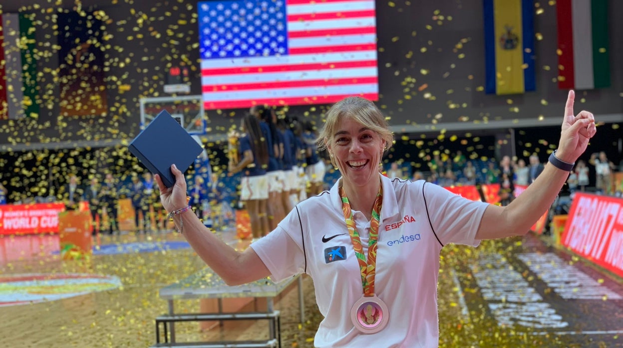 La entrenadora egabrense Cristina Cantero se lleva la medalla de plata en el Mundial de Hungría