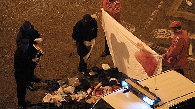 La ertzainza trabaja en el lugar del asesinato de Francisco Javier Mijangos y Ana Isabel Arostegi