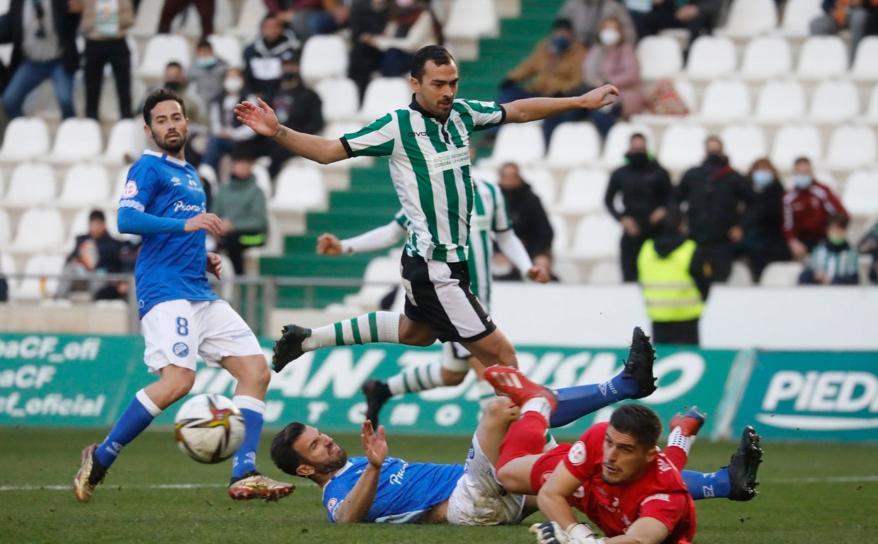 De las Cuevas durante el partido ante el Xerez Deportivo la pasada temporada