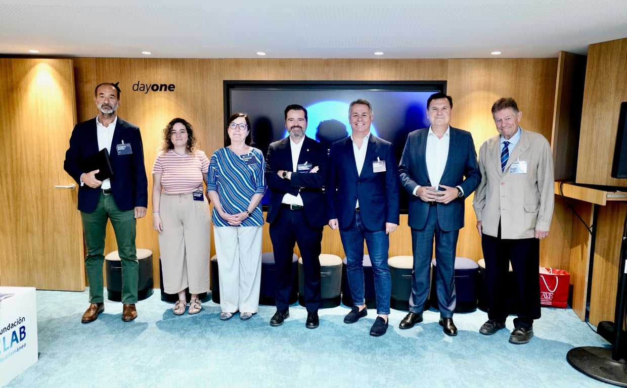 Imagen de la presentación del informe a la que han asistido (de izquierda a derecha) Vicente Safont, Consuelo Mínguez, Matilde Mas, Alberto Gutiérrez, Diego Lorente, Felipe Pulido y Javier Quesada
