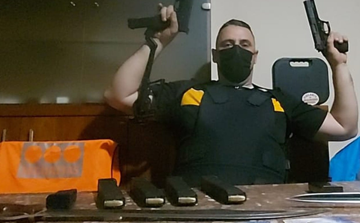 El pistolero de Tarragona, Marin Eugen Sabau, junto a armas y munición