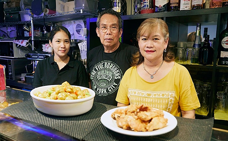 Oreja o ala, gavilán o paloma