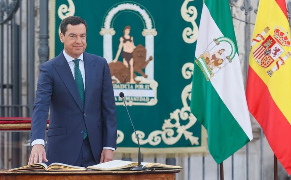 El presidente de la Junta, Juanma Moreno, en la toma de posesiópn