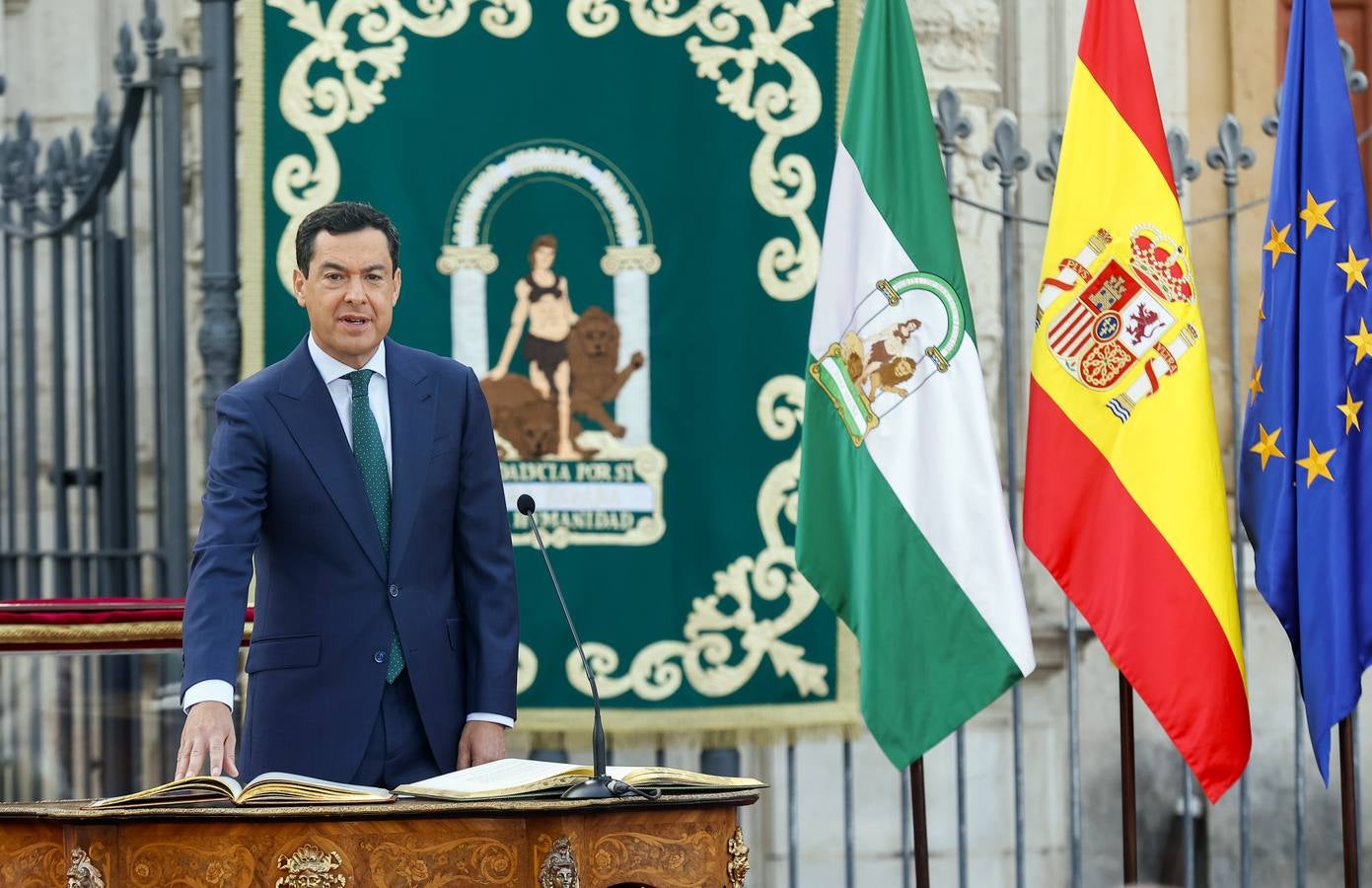 Toma de posesión de Juanma Moreno