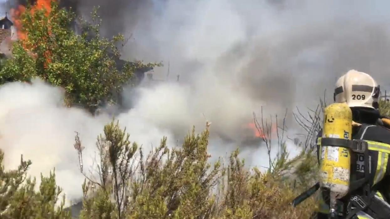 Herido leve un hombre de 56 años en Córdoba por un incendio en su parcela