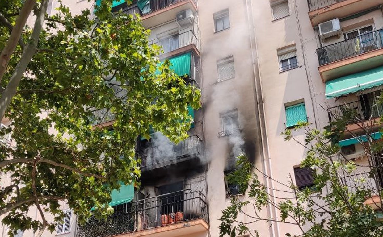 Muere una mujer de 68 años tras el incendio de su piso en Torelló ...