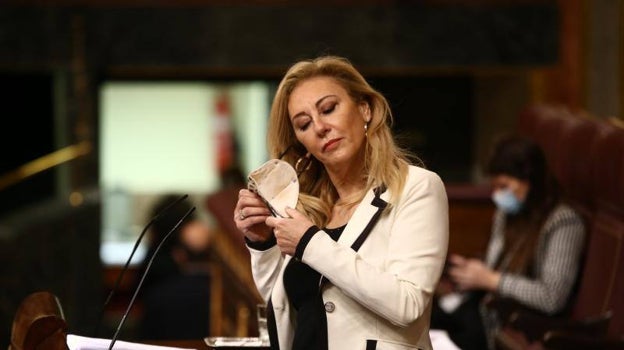 Mujer, con 50 años cumplidos y estudios de Derecho: así es el Consejo de Gobierno de Andalucía