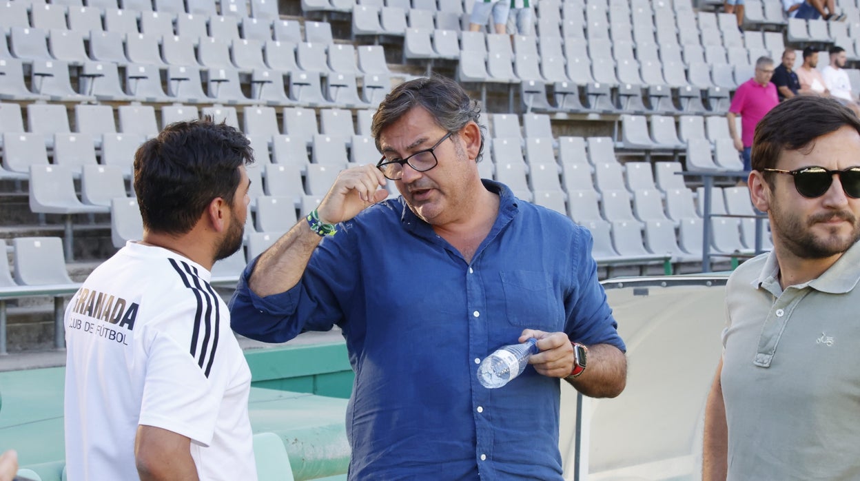 Javier Gónzalez Calvo, consejero delegado del Córdoba: «El pliego parece una broma, no han ido a evaluar las obras»