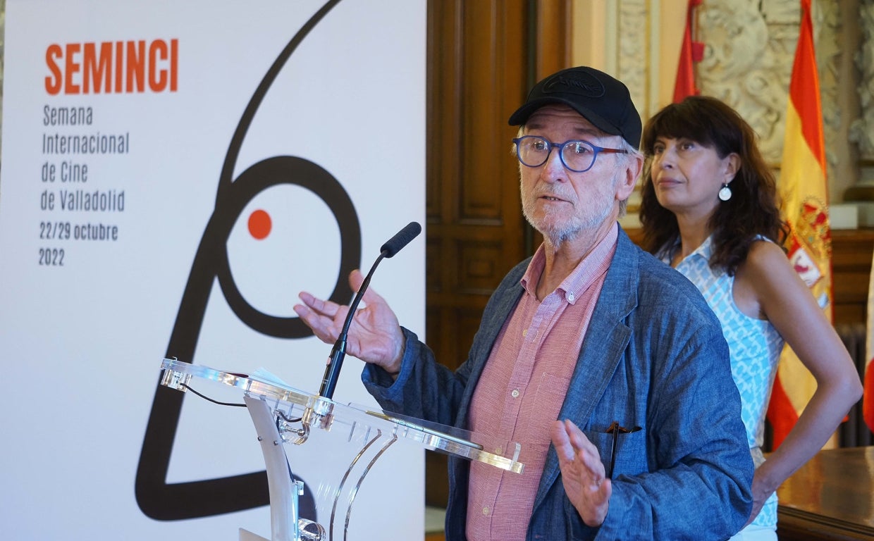 javier Angulo, junto a la concejala Ana Redondo, en la rueda de prensa en la que ha anunciado algunos de los contenidos del festival